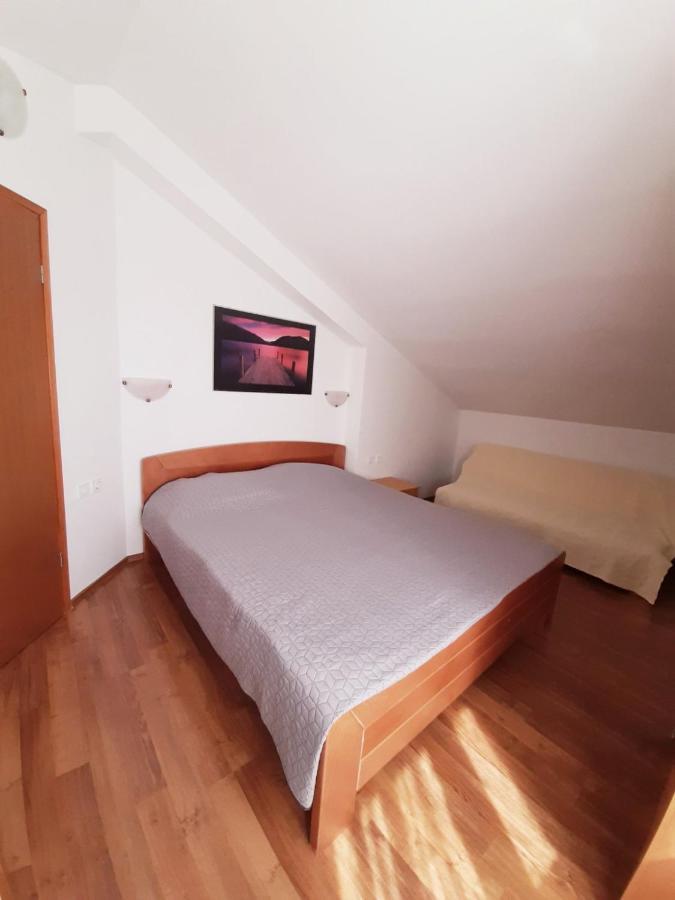Apartments Izabela Muzic-Fornaric Cres Bagian luar foto