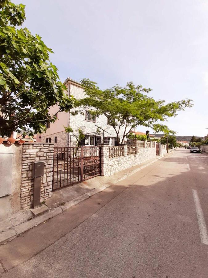 Apartments Izabela Muzic-Fornaric Cres Bagian luar foto